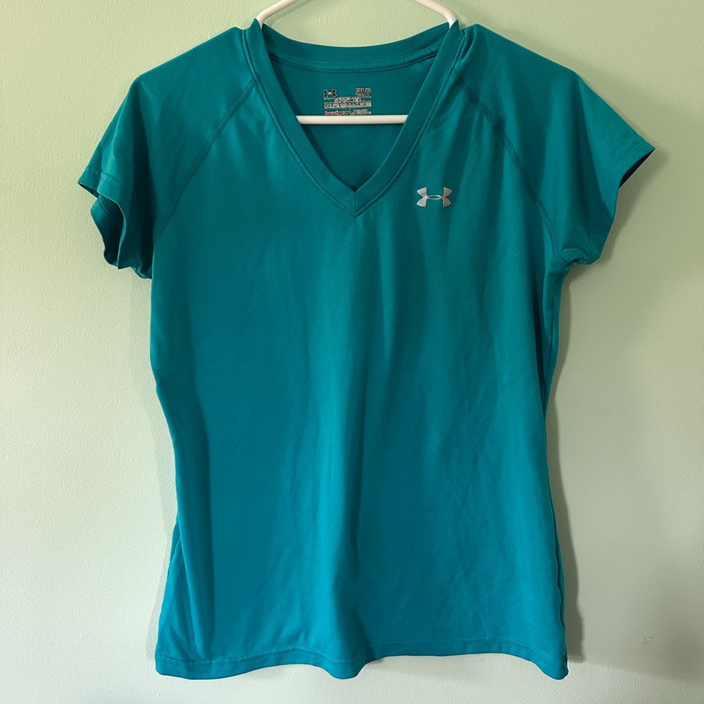 Under Armour Women's Aqua V-Neck Tee